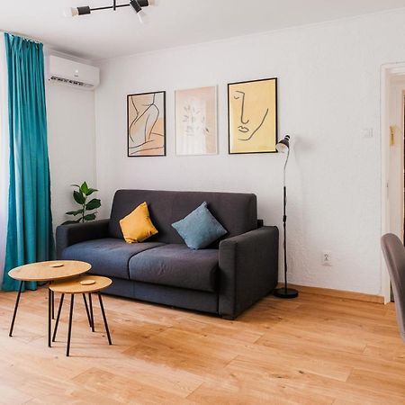 Cozy Apartment Ultracentral Universitate Square Bukarest Exteriör bild