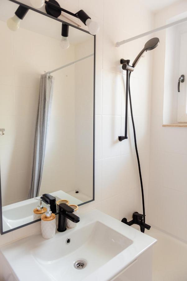 Cozy Apartment Ultracentral Universitate Square Bukarest Exteriör bild