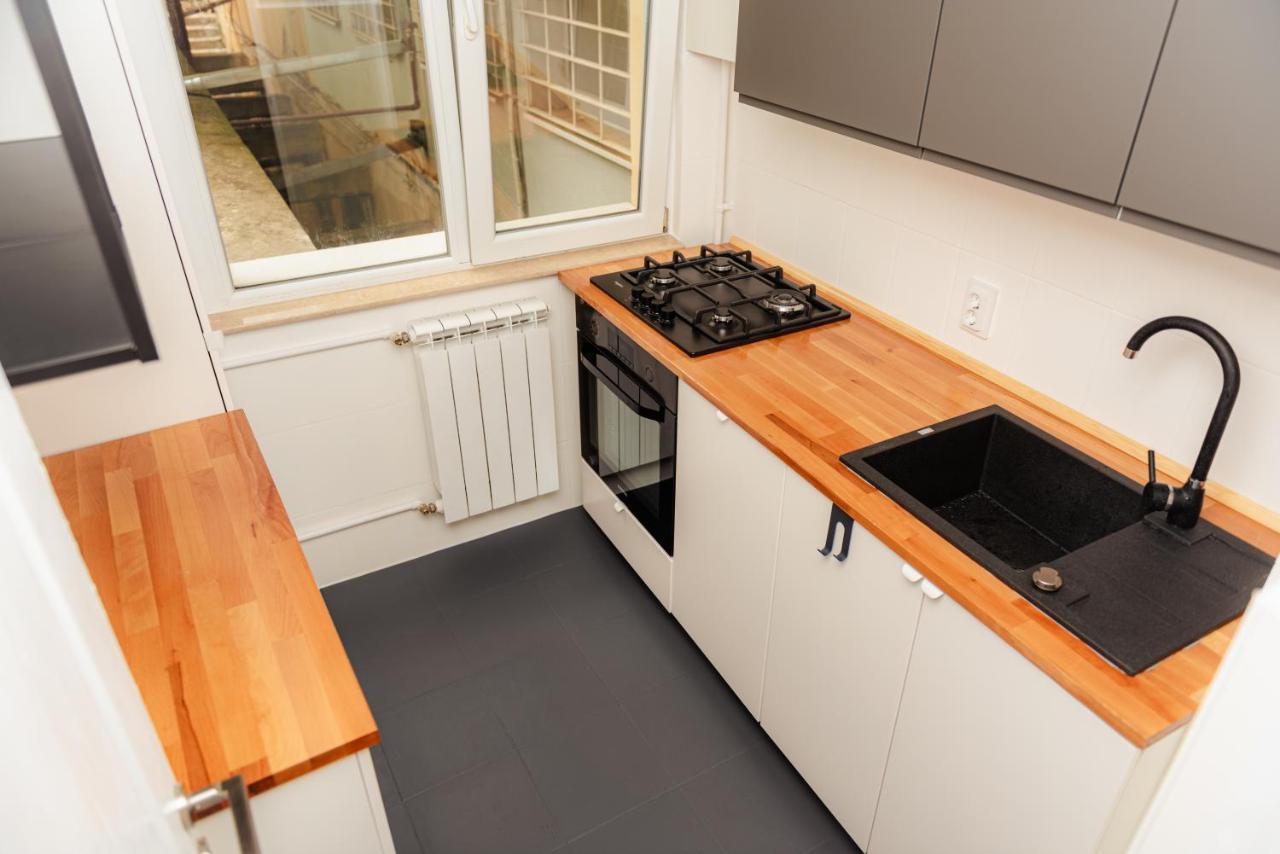 Cozy Apartment Ultracentral Universitate Square Bukarest Exteriör bild