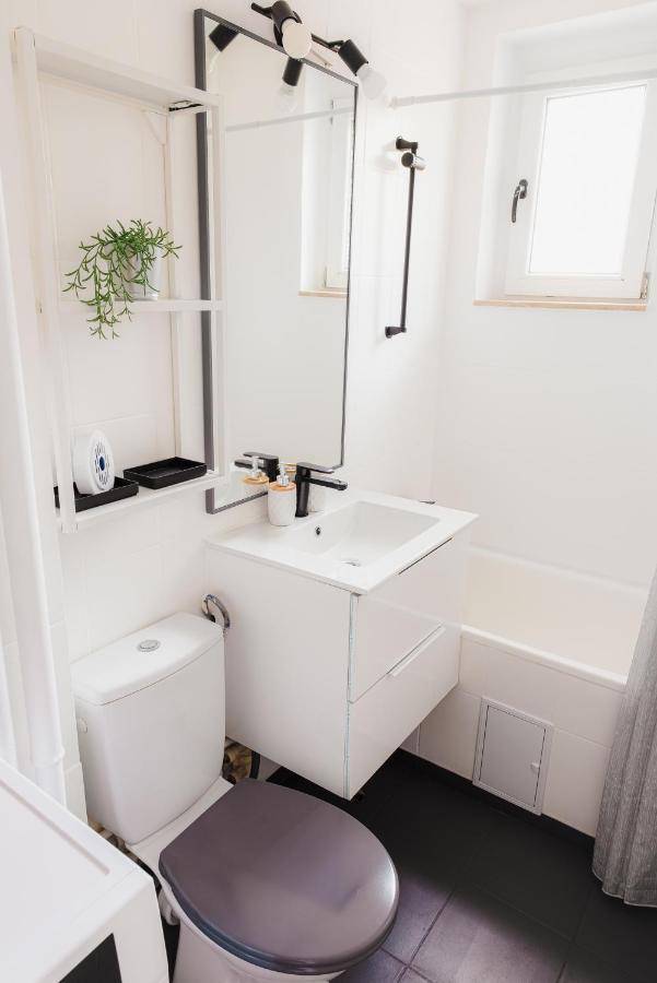 Cozy Apartment Ultracentral Universitate Square Bukarest Exteriör bild