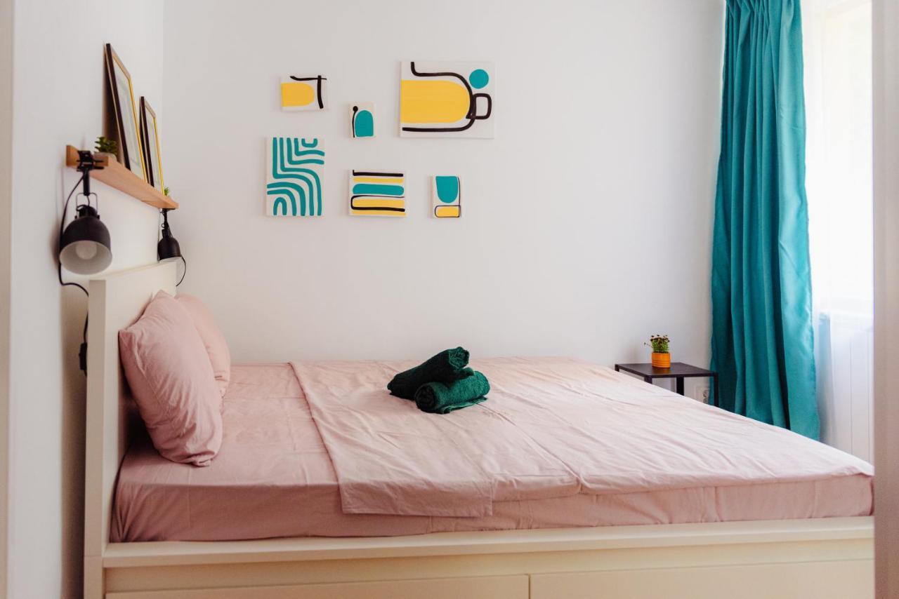 Cozy Apartment Ultracentral Universitate Square Bukarest Exteriör bild